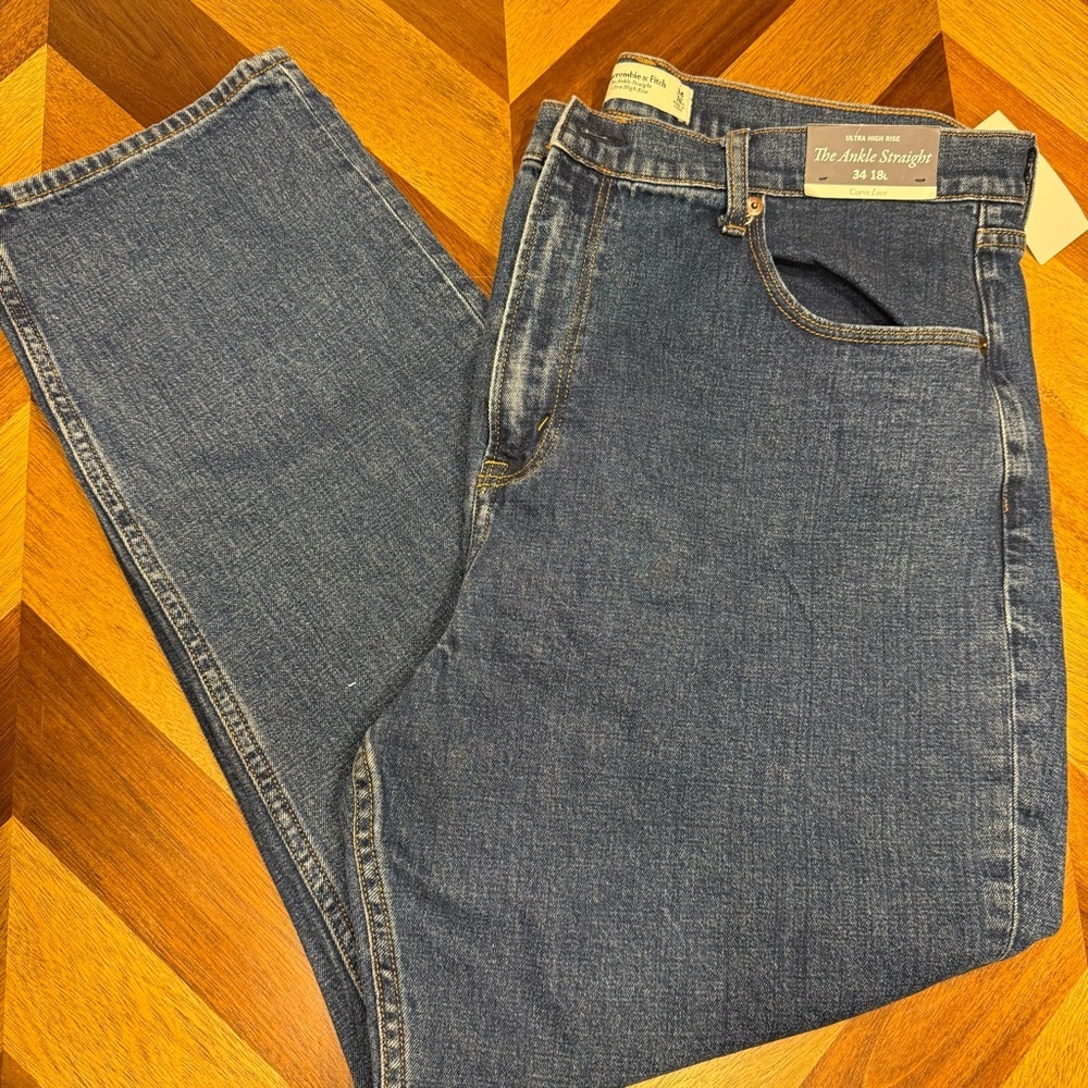 Abercrombie & Fitch Indigo Curve Love the Ankle Straight High Rise jeans new tag